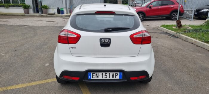 Kia rio - immagine 8