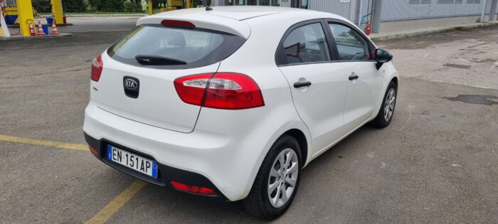 Kia rio - immagine 3