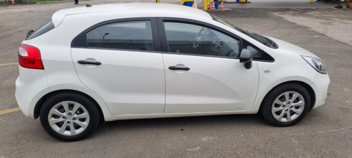Kia rio - immagine 7