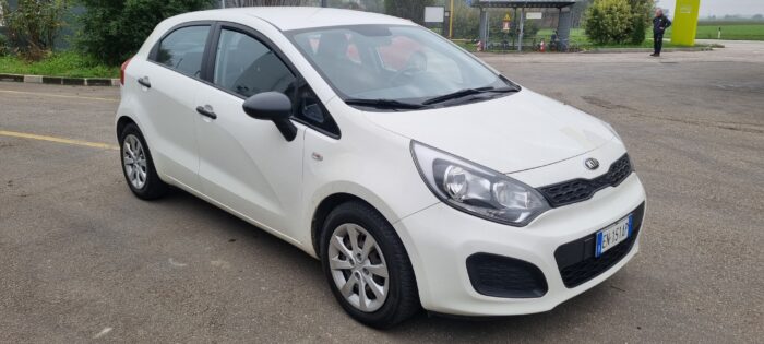 Kia rio - immagine 5