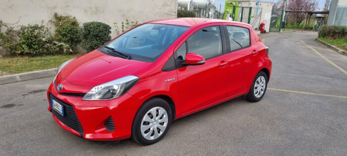 TOYOTA YARIS YHBRID